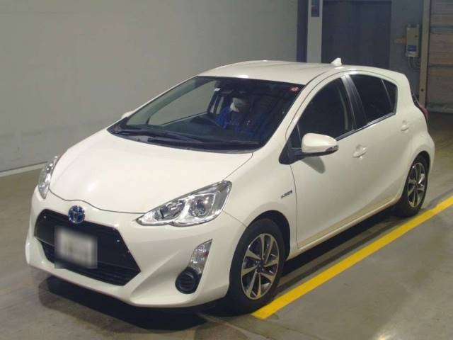 4264 TOYOTA AQUA NHP10 2016 г. (TAA Yokohama)