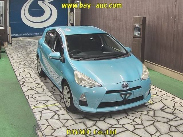 50243 TOYOTA AQUA NHP10 2012 г. (BAYAUC)