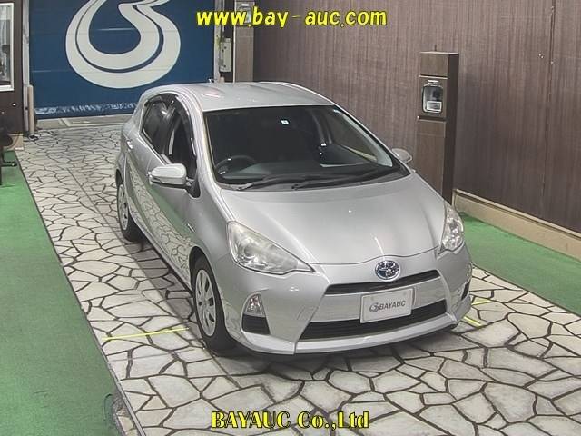 50281 TOYOTA AQUA NHP10 2012 г. (BAYAUC)