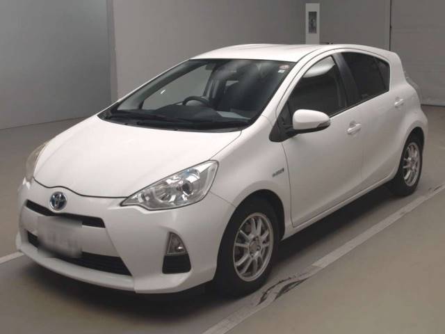 54017 TOYOTA AQUA NHP10 2012 г. (TAA Kantou)