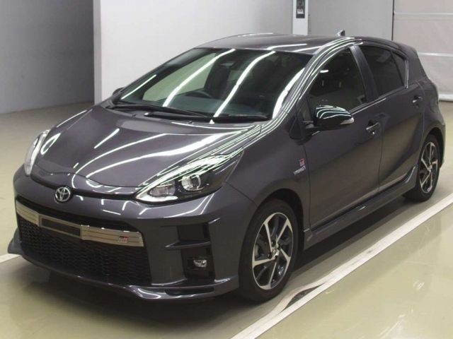 72037 TOYOTA AQUA NHP10 2018 г. (TAA Yokohama)