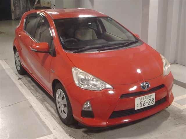 8384 TOYOTA AQUA NHP10 2013 г. (JU Tokyo)