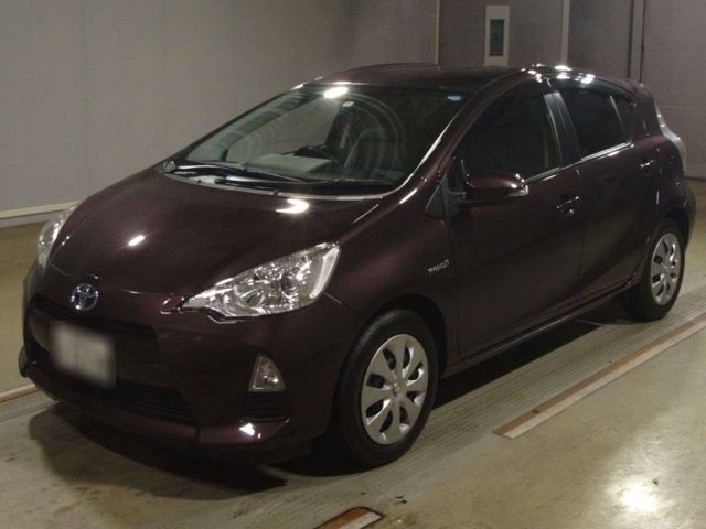 94 TOYOTA AQUA NHP10 2014 г. (TAA Hyogo)