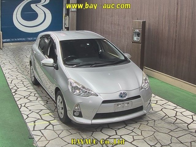 50216 TOYOTA AQUA NHP10 2014 г. (BAYAUC)