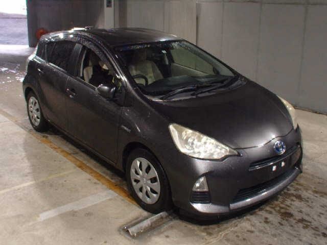 6029 TOYOTA AQUA NHP10 2013 г. (JU Fukuoka)