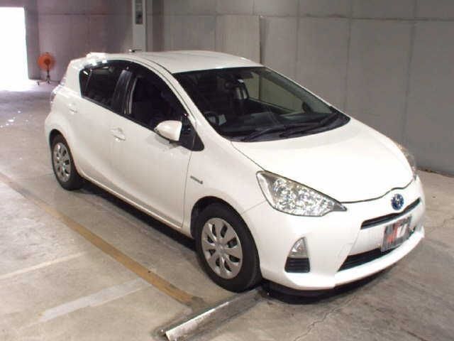 8164 TOYOTA AQUA NHP10 2014 г. (JU Fukuoka)