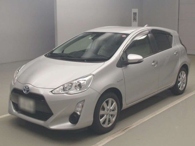 82009 TOYOTA AQUA NHP10 2017 г. (TAA Kantou)