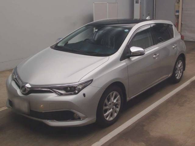 2131 TOYOTA AURIS NZE181H 2015 г. (TAA Kantou)