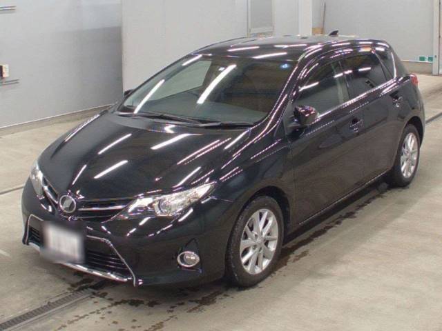 3076 TOYOTA AURIS NZE181H 2014 г. (CAA Tohoku)