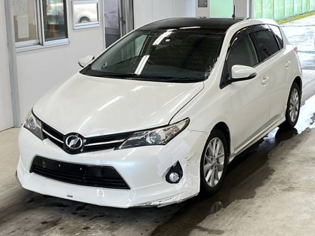 3460 TOYOTA AURIS NZE181H 2014 г. (KCAA Minami Kyushu)