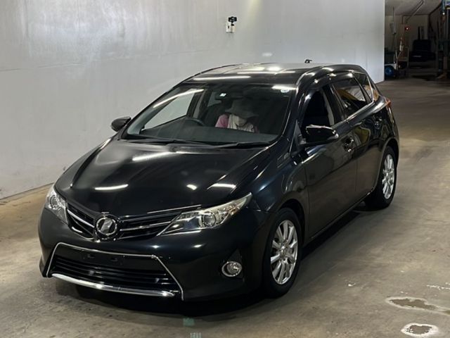 377 TOYOTA AURIS ZRE186H 2013 г. (KCAA Fukuoka)