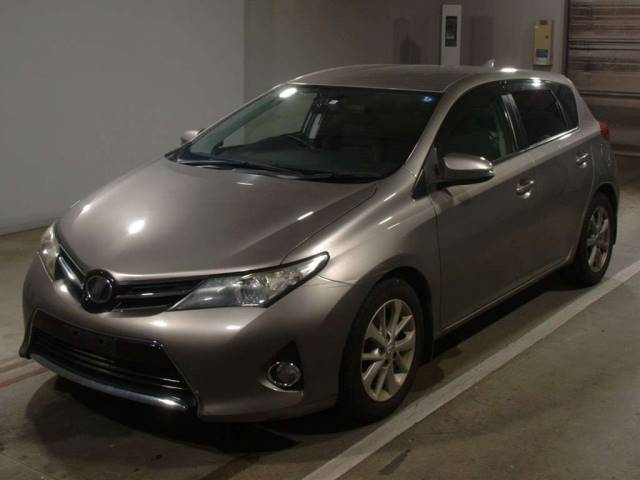 4178 TOYOTA AURIS ZRE186H 2012 г. (TAA Chubu)