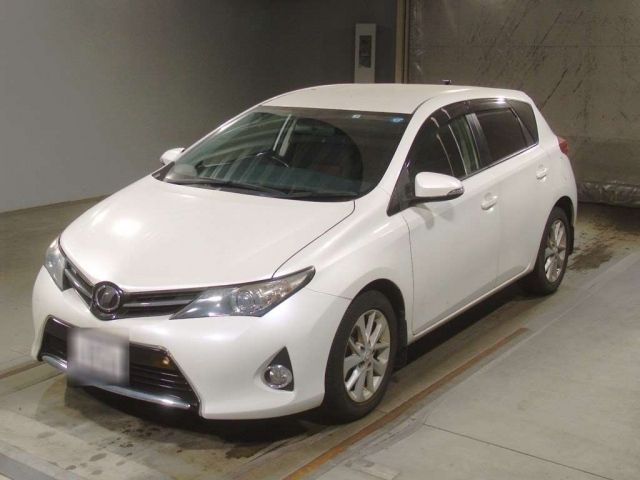 42021 TOYOTA AURIS ZRE186H 2013 г. (TAA Hyogo)