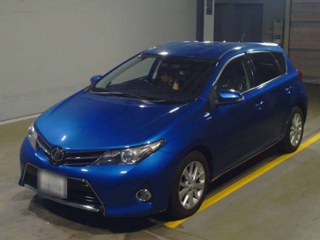 535 TOYOTA AURIS NZE181H 2015 г. (TAA Yokohama)