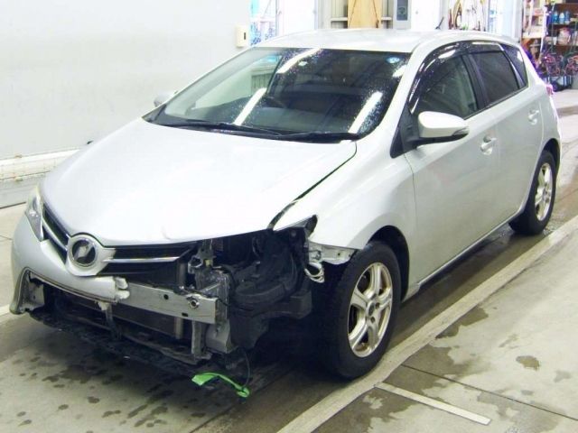 70026 TOYOTA AURIS NZE181H 2013 г. (TAA Chubu)