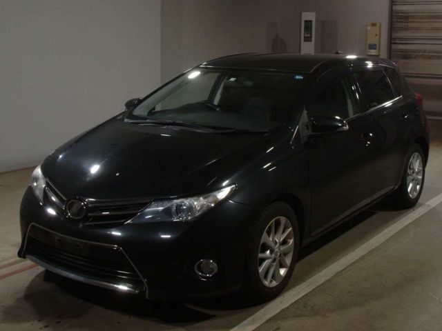 6151 TOYOTA AURIS NZE181H 2015 г. (TAA Chubu)