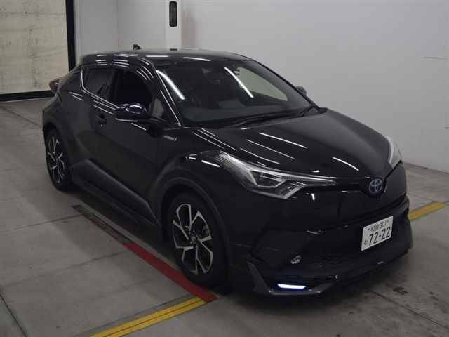 10081 TOYOTA C-HR ZYX10 2019 г. (MIRIVE Osaka)