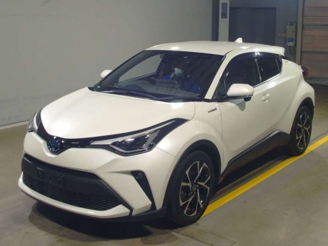 12031 TOYOTA C-HR ZYX11 2020 г. (TAA Yokohama)