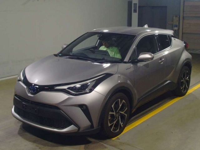 12052 TOYOTA C-HR ZYX11 2020 г. (TAA Yokohama)