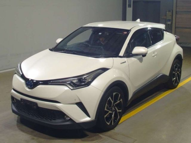 12209 TOYOTA C-HR ZYX10 2017 г. (TAA Yokohama)