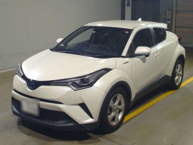 12212 TOYOTA C-HR ZYX10 2018 г. (TAA Yokohama)