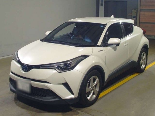 12239 TOYOTA C-HR ZYX10 2019 г. (TAA Yokohama)