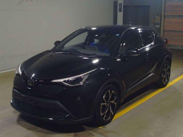 12521 TOYOTA C-HR NGX10 2020 г. (TAA Yokohama)