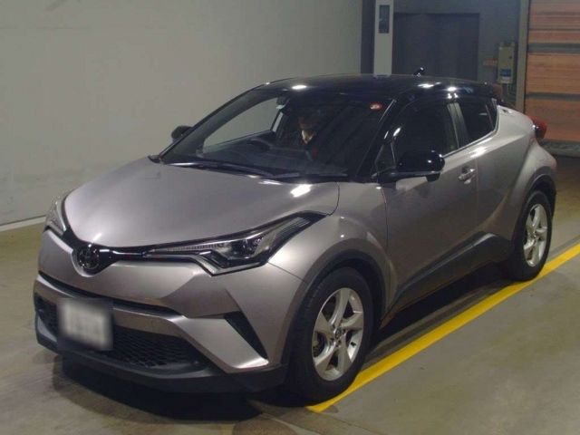 12541 TOYOTA C-HR NGX10 2019 г. (TAA Yokohama)