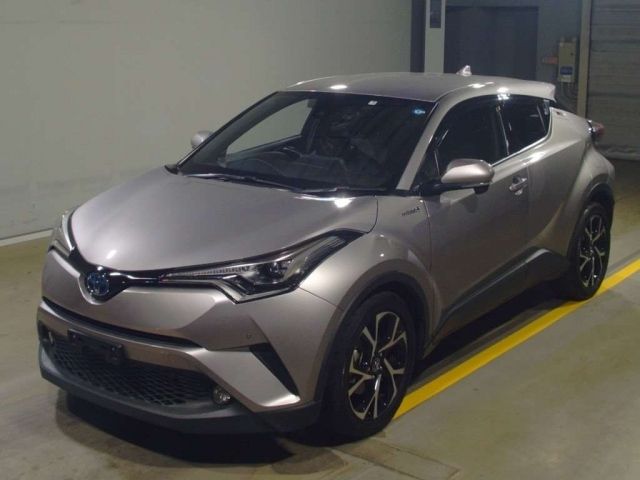 225 TOYOTA C-HR ZYX10 2017 г. (TAA Yokohama)