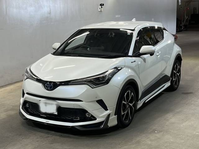 230 TOYOTA C-HR ZYX10 2019 г. (KCAA Fukuoka)