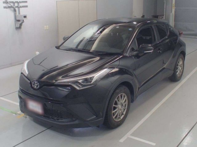 33675 TOYOTA C-HR NGX50 2018 г. (CAA Chubu)