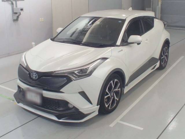 30175 TOYOTA C-HR ZYX10 2017 г. (CAA Chubu)