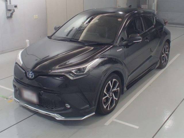 30307 TOYOTA C-HR ZYX10 2018 г. (CAA Chubu)