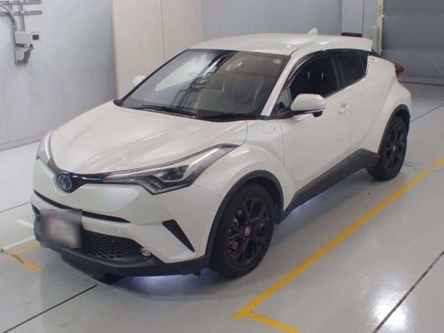 30321 TOYOTA C-HR ZYX10 2019 г. (CAA Chubu)