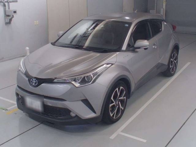 30460 TOYOTA C-HR ZYX10 2017 г. (CAA Chubu)