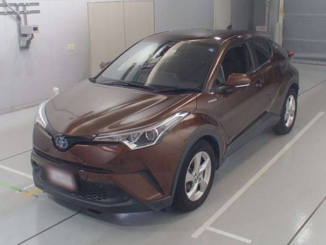 30467 TOYOTA C-HR ZYX10 2019 г. (CAA Chubu)