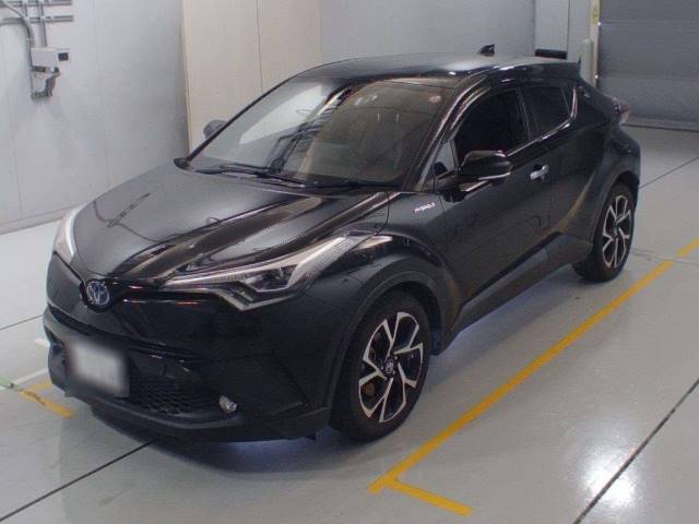 30472 TOYOTA C-HR ZYX10 2018 г. (CAA Chubu)