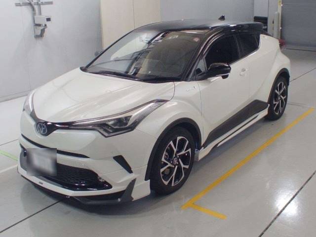 36482 TOYOTA C-HR ZYX10 2018 г. (CAA Chubu)