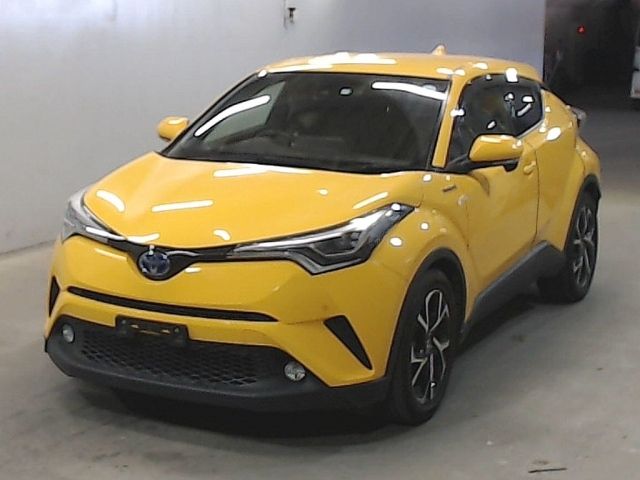 147 TOYOTA C-HR ZYX10 2017 г. (KCAA Fukuoka)