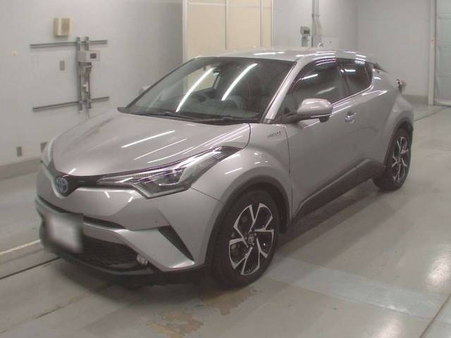 40132 TOYOTA C-HR ZYX10 2018 г. (CAA Tokyo)