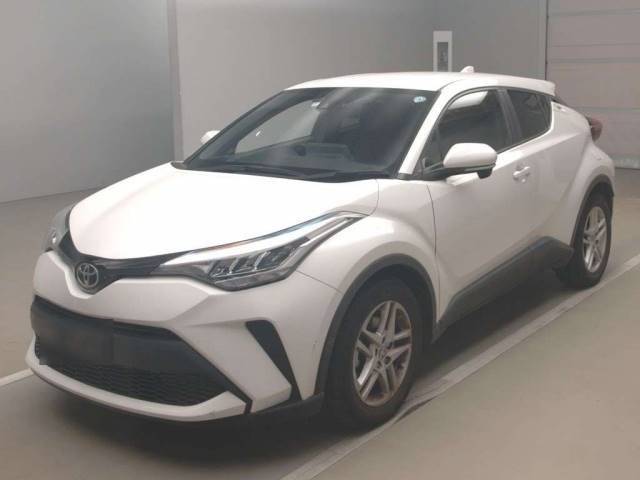 52070 TOYOTA C-HR NGX10 2020 г. (TAA Kantou)