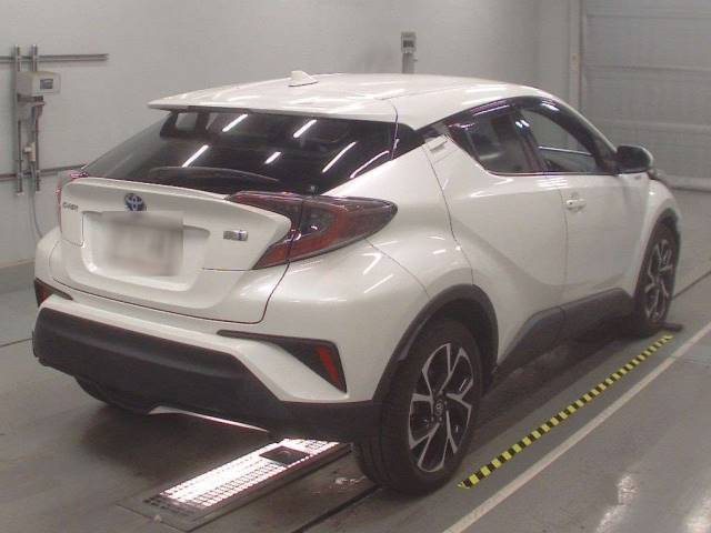 7515 TOYOTA C-HR ZYX10 2017 г. (CAA Tokyo)