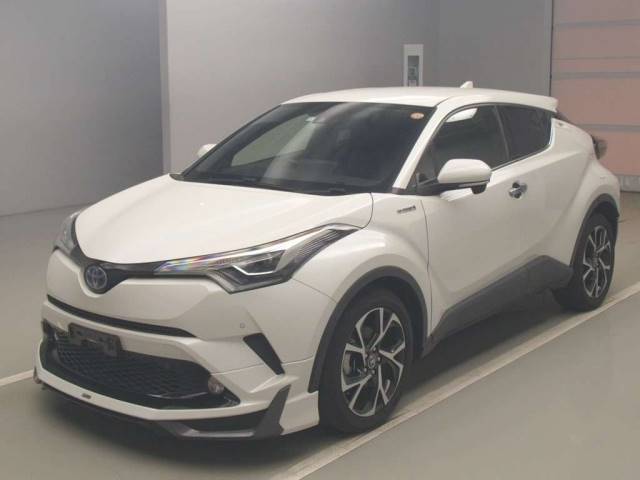 82078 TOYOTA C-HR ZYX10 2018 г. (TAA Kantou)