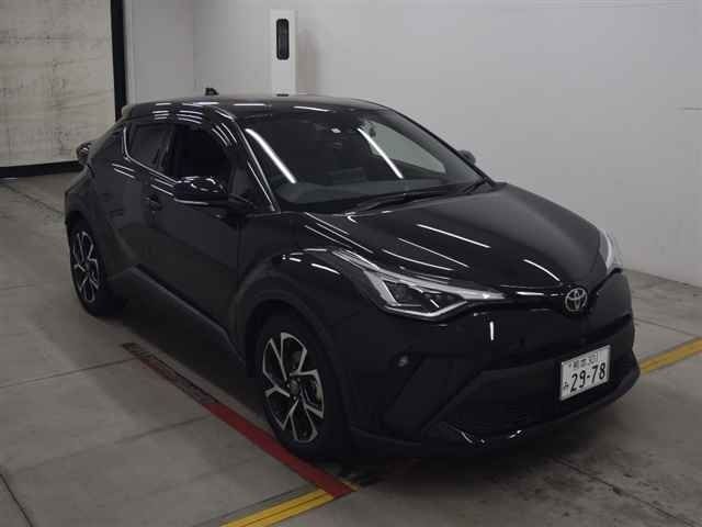 10054 TOYOTA C-HR NGX10 2023 г. (MIRIVE Osaka)