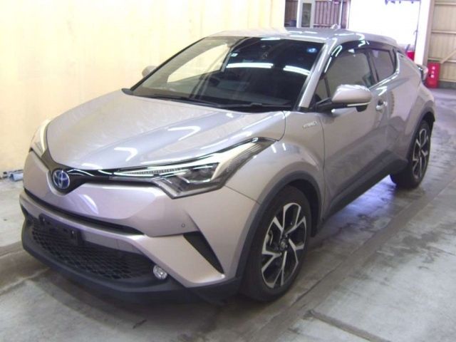 70092 TOYOTA C-HR ZYX10 2018 г. (TAA Tohoku)