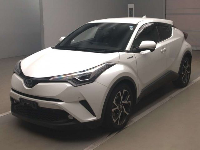 52037 TOYOTA C-HR ZYX10 2018 г. (TAA Kantou)