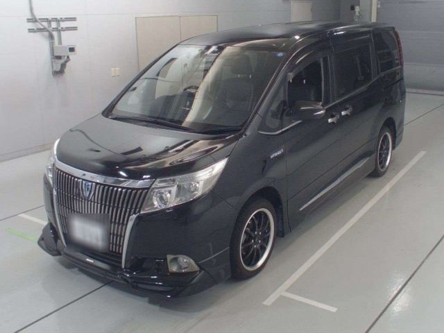 20527 TOYOTA ESQUIRE ZWR80G 2015 г. (CAA Chubu)