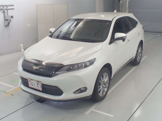 33702 TOYOTA HARRIER ZSU60W 2015 г. (CAA Chubu)