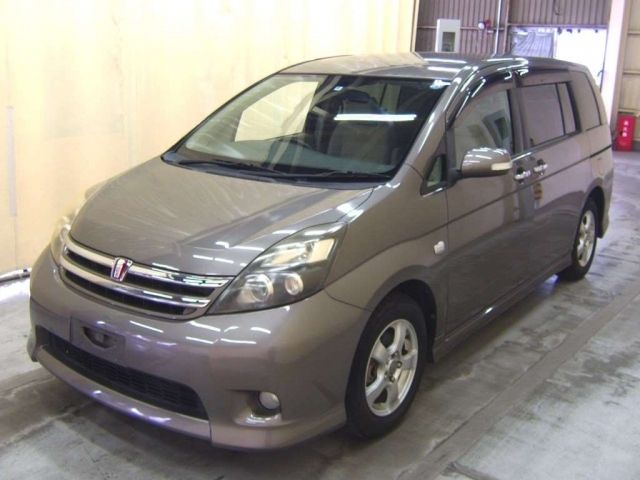 70142 TOYOTA ISIS ZGM10W 2010 г. (TAA Tohoku)