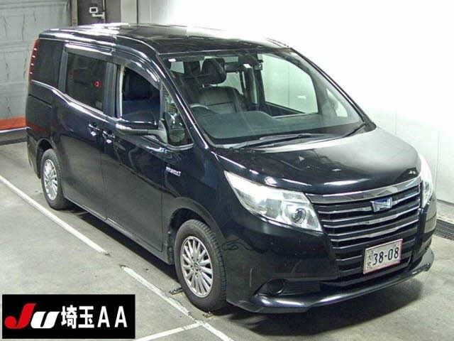 10082 TOYOTA NOAH ZWR80G 2014 г. (JU Saitama)